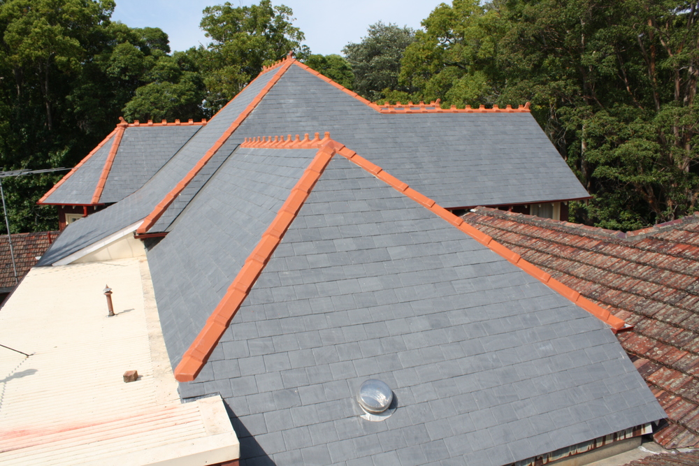 HOW TO FIX SLATE ROOF TILES – YOUR COMPLETE GUIDE